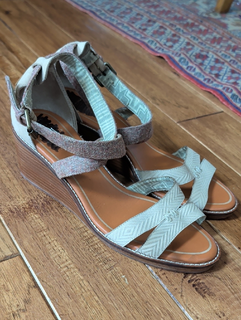 Pendleton Baylands Women's Two-Tone Strappy Wedge Sandals - Gray and Beige
